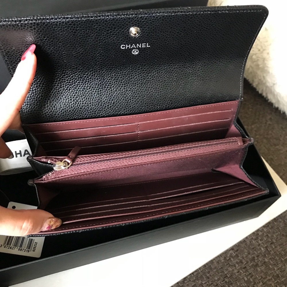 Chanel Black Caviar Continental Wallet - Picture 4 of 8